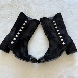 CHANEL suede boots with pearls size 38,5C Authentic Retail 1550$